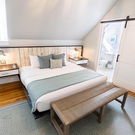 Paws On Pelham (Adults Only) Bed & Breakfast Newport Bagian luar foto