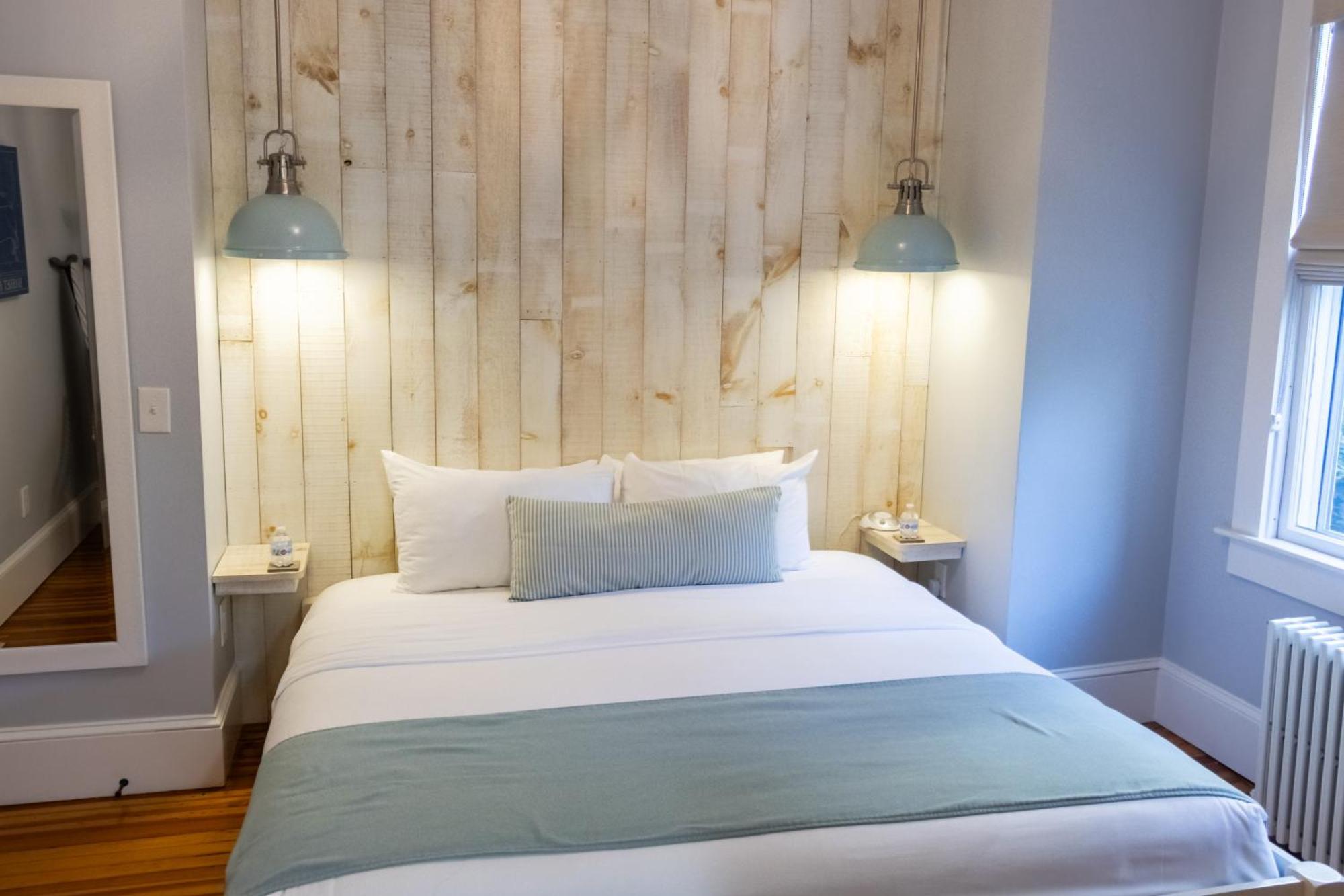 Paws On Pelham (Adults Only) Bed & Breakfast Newport Bagian luar foto