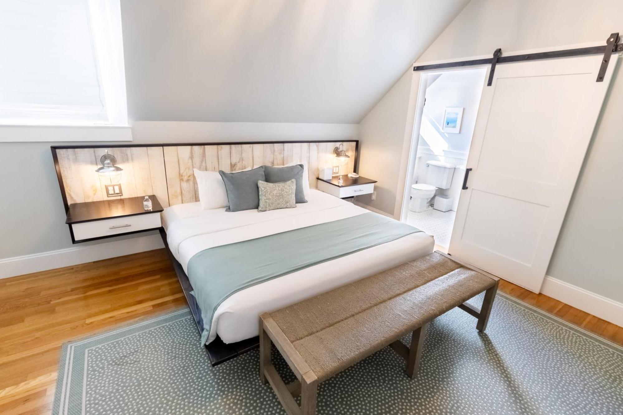 Paws On Pelham (Adults Only) Bed & Breakfast Newport Bagian luar foto