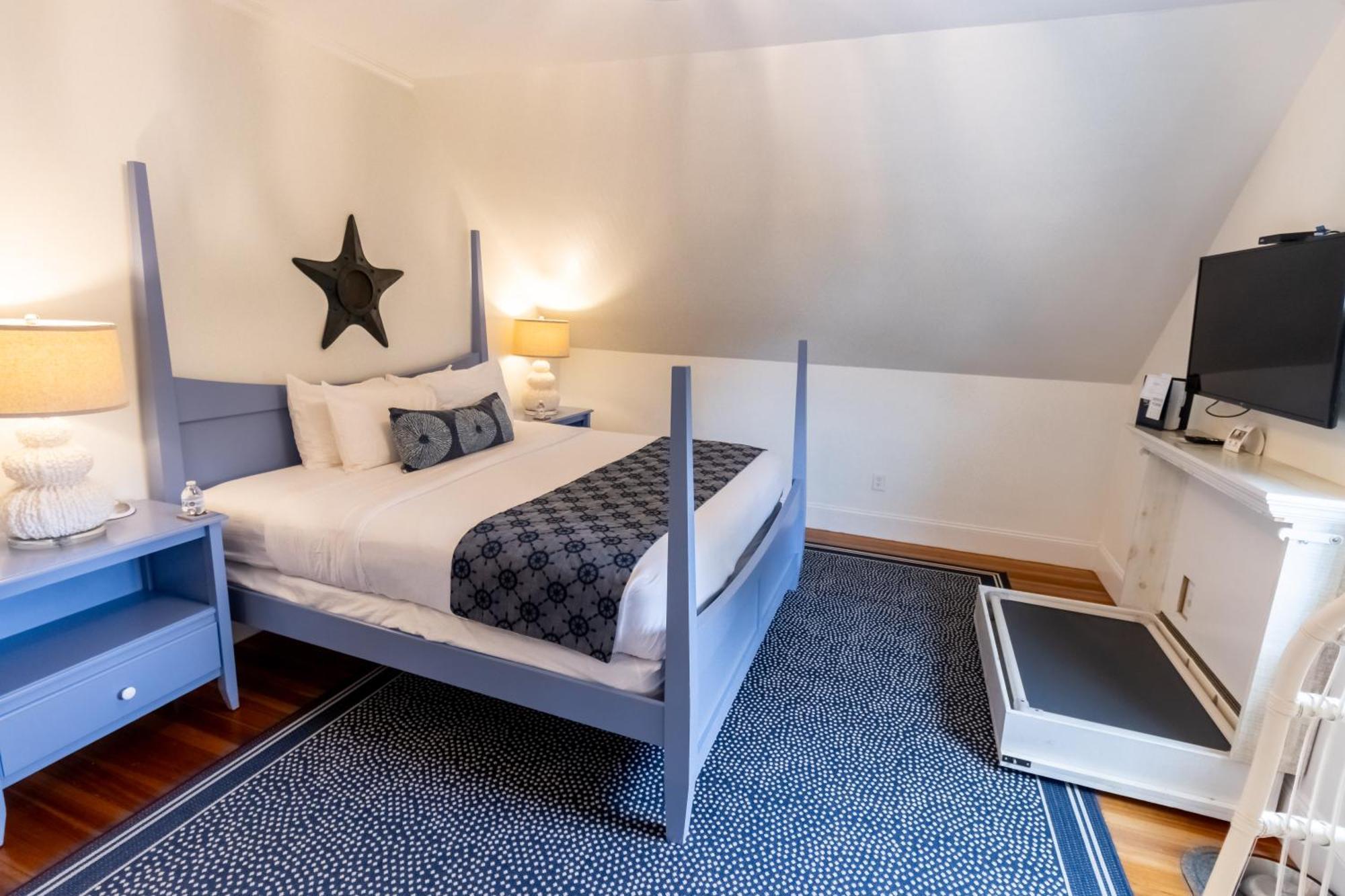 Paws On Pelham (Adults Only) Bed & Breakfast Newport Bagian luar foto