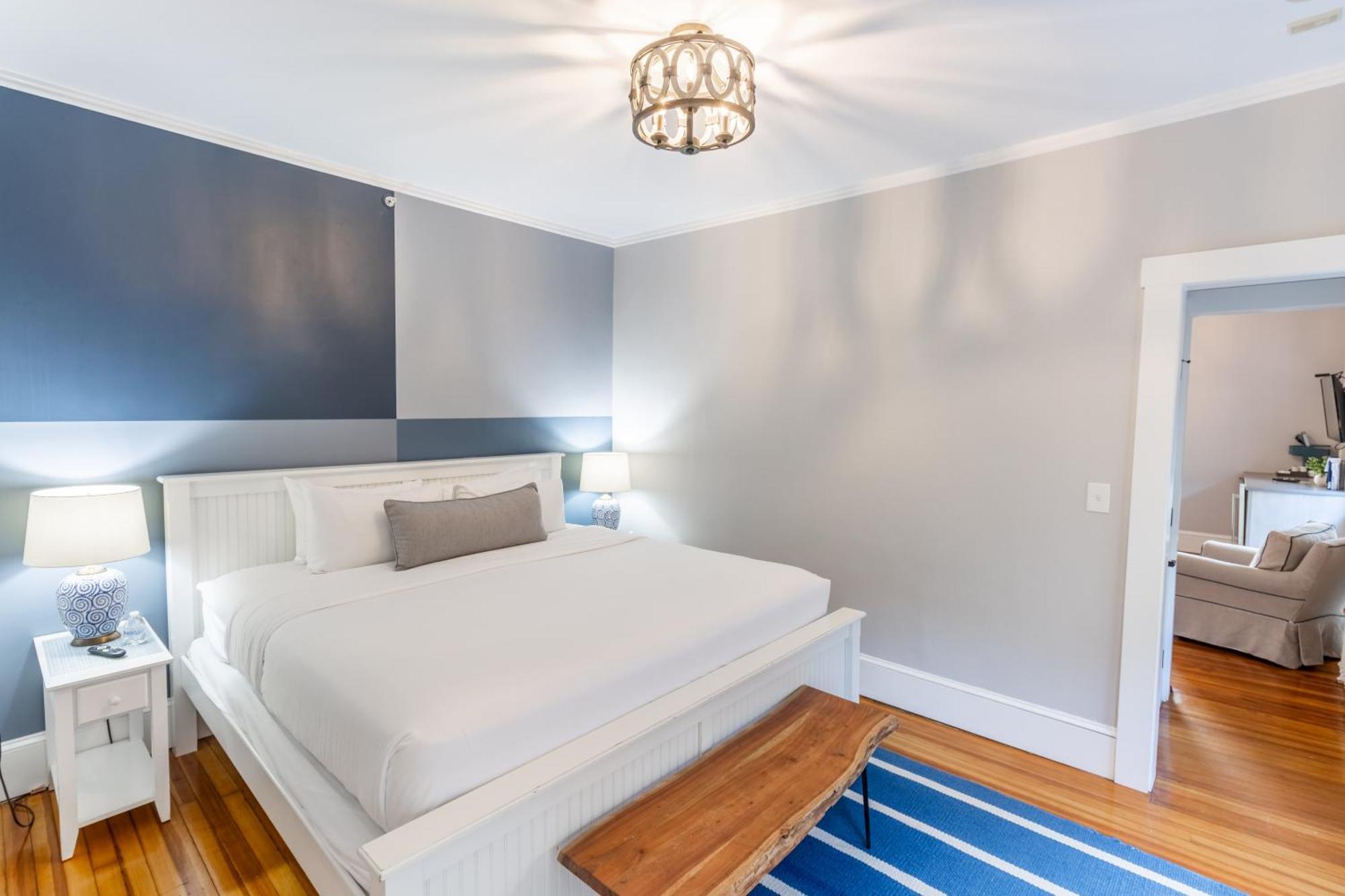Paws On Pelham (Adults Only) Bed & Breakfast Newport Bagian luar foto