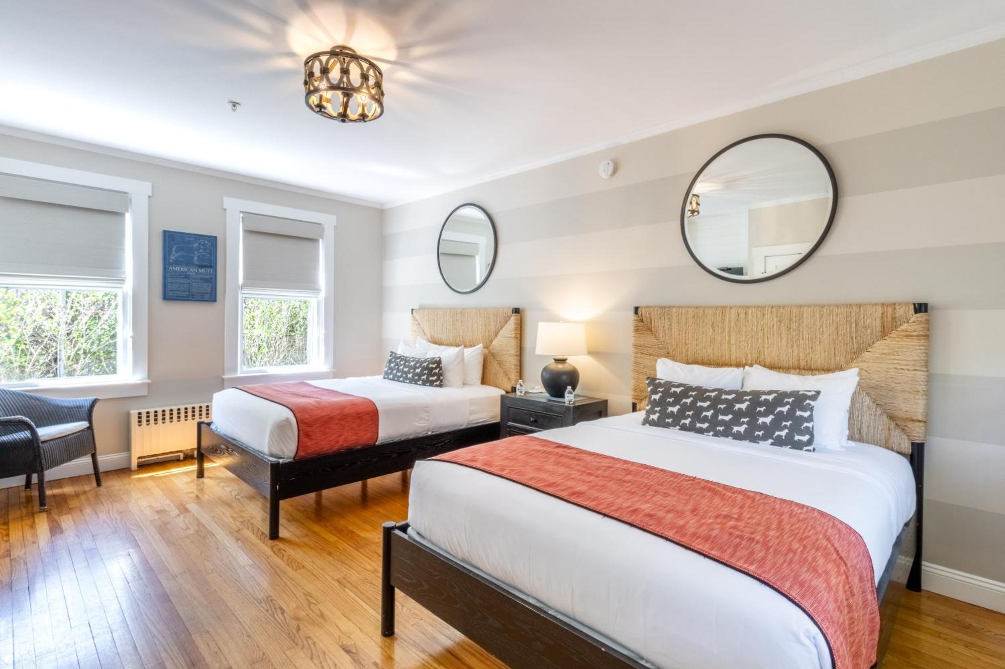 Paws On Pelham (Adults Only) Bed & Breakfast Newport Bagian luar foto
